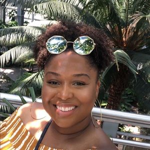 Meet your Posher, Camille